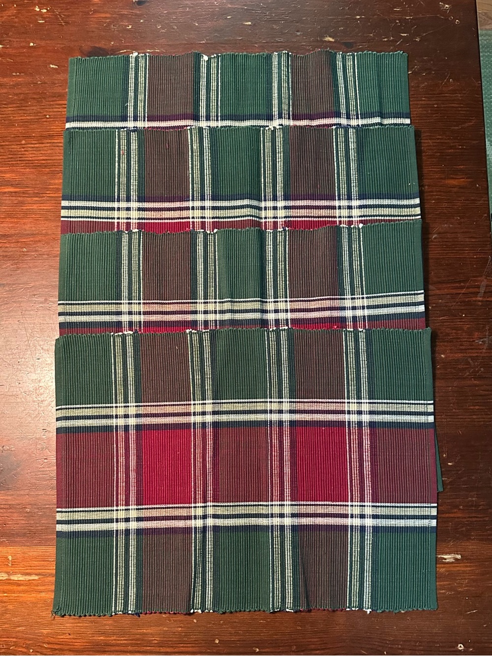 Set of 4 plaid place mats • Vintage
